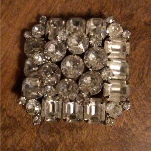 Weiss vintage rhinestone brooch silver tone